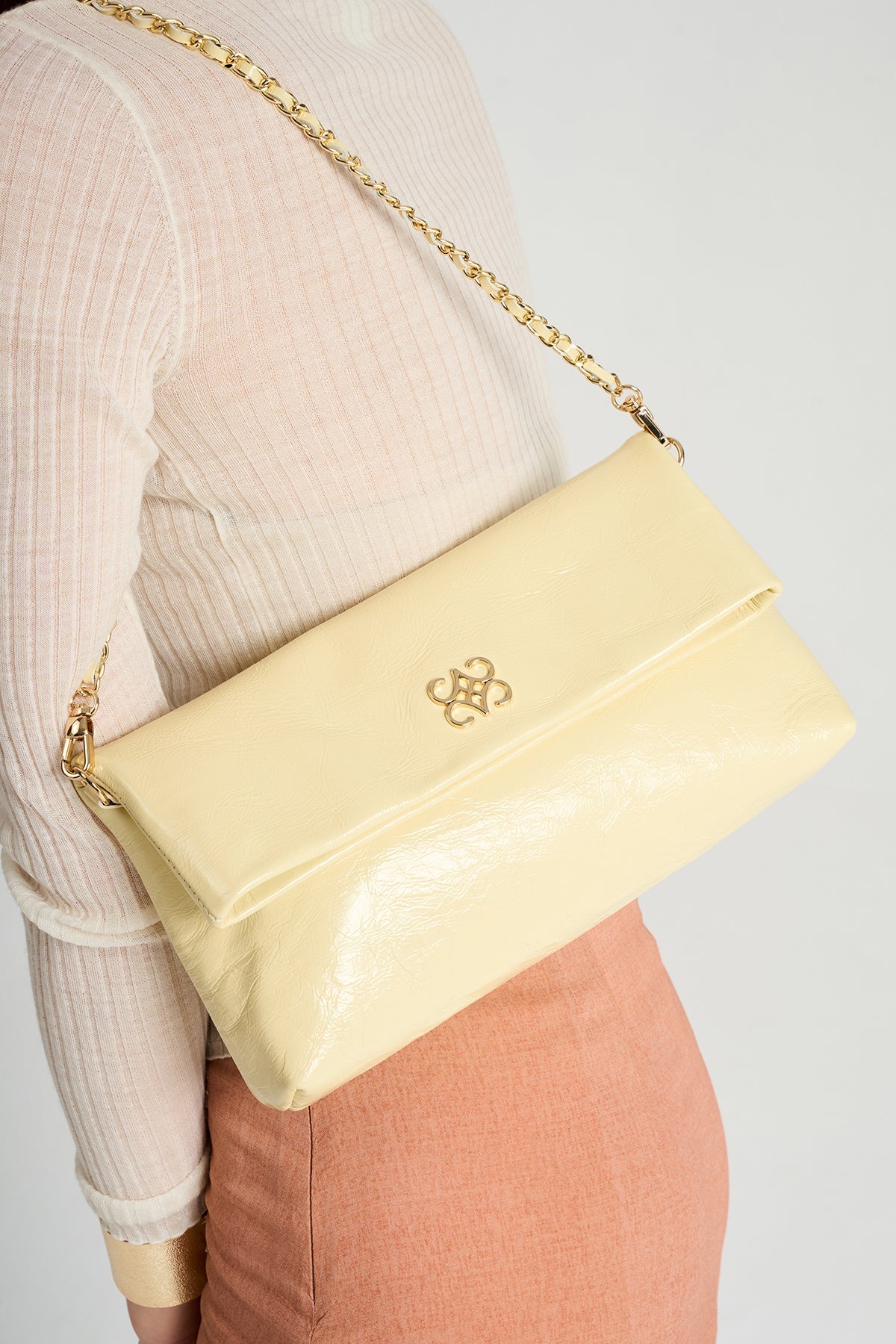 Ira Clutch Butter Yellow