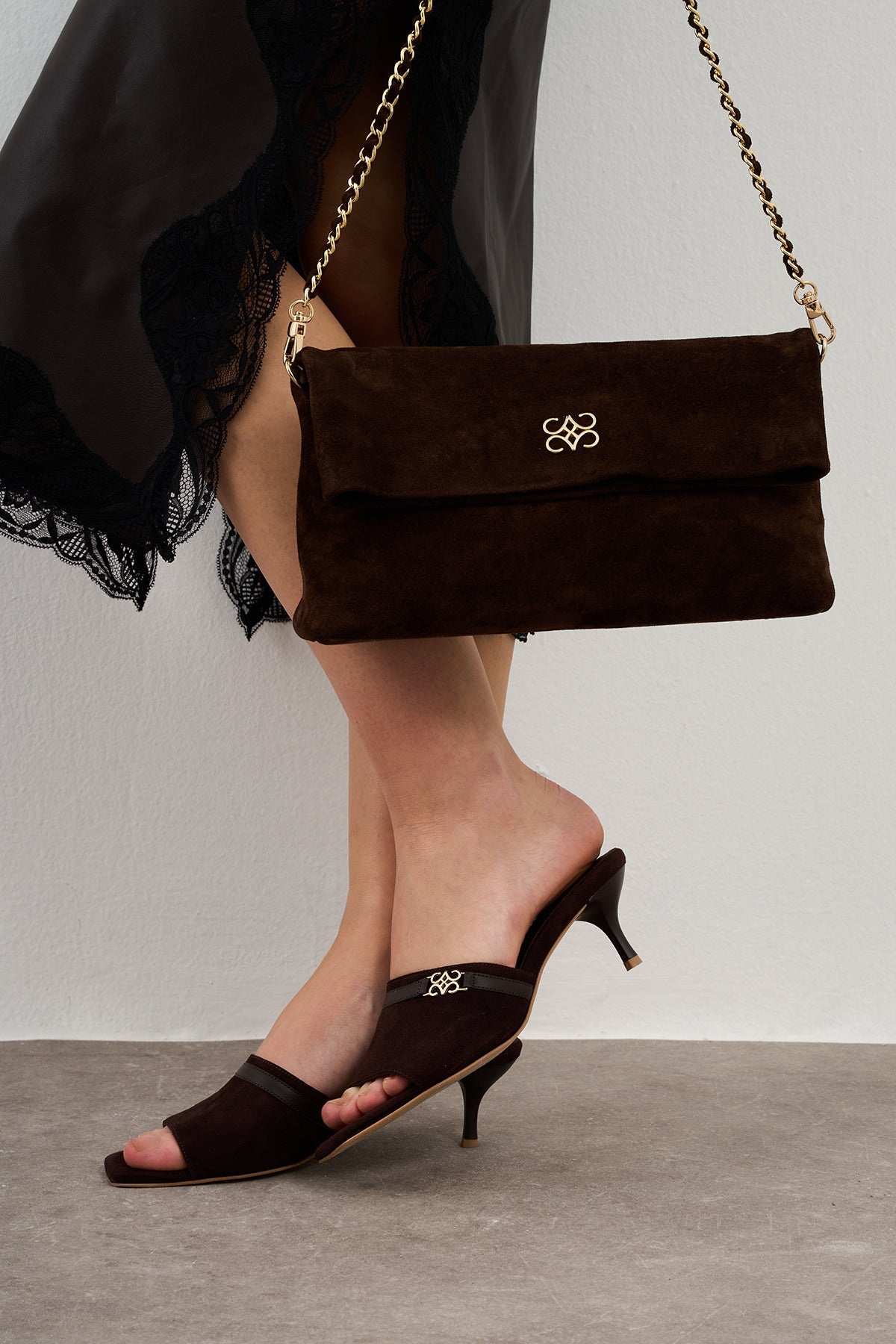 Isla Kitten Heels Bitter Brown Suede