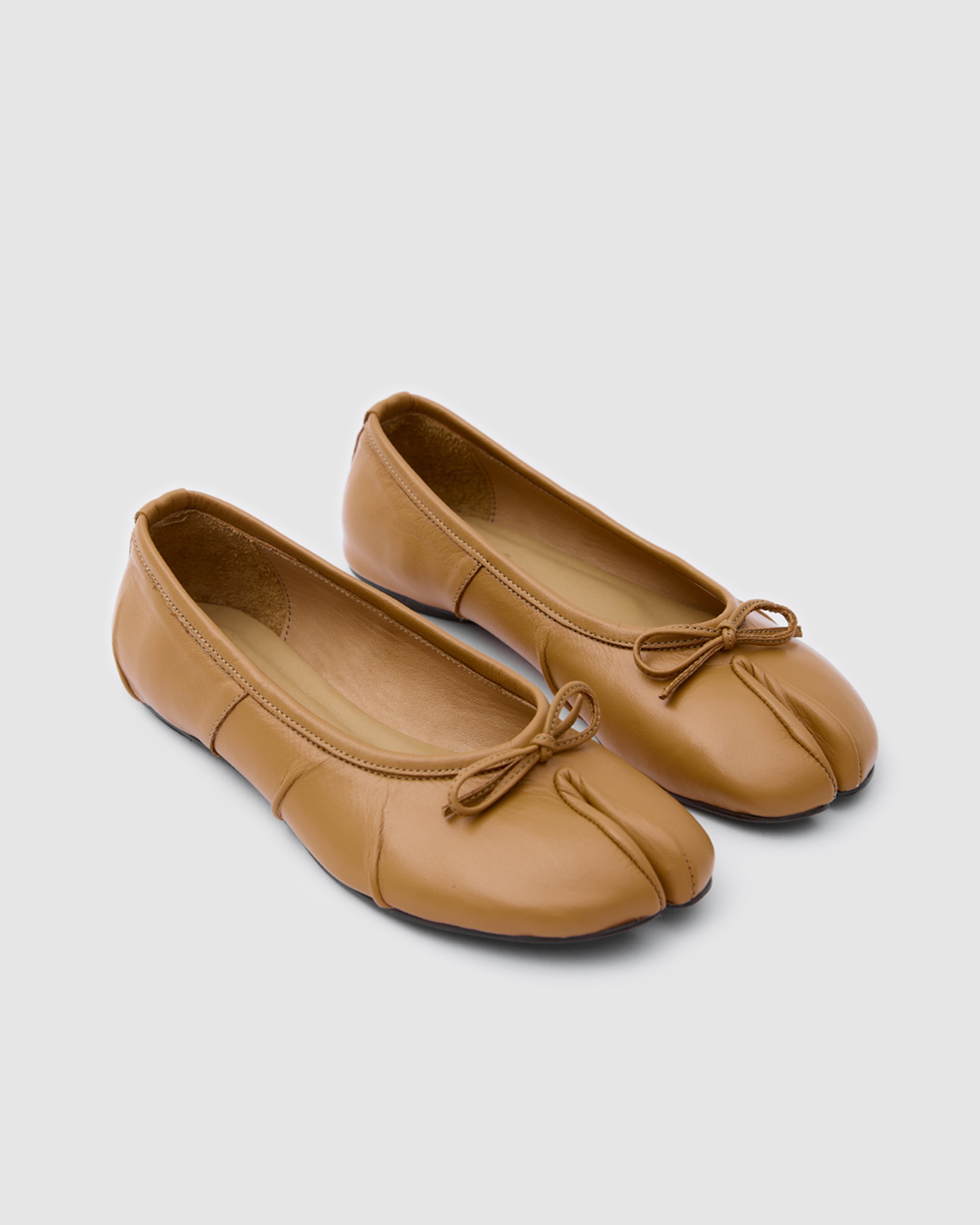 Tabi Ballet Flats Taba