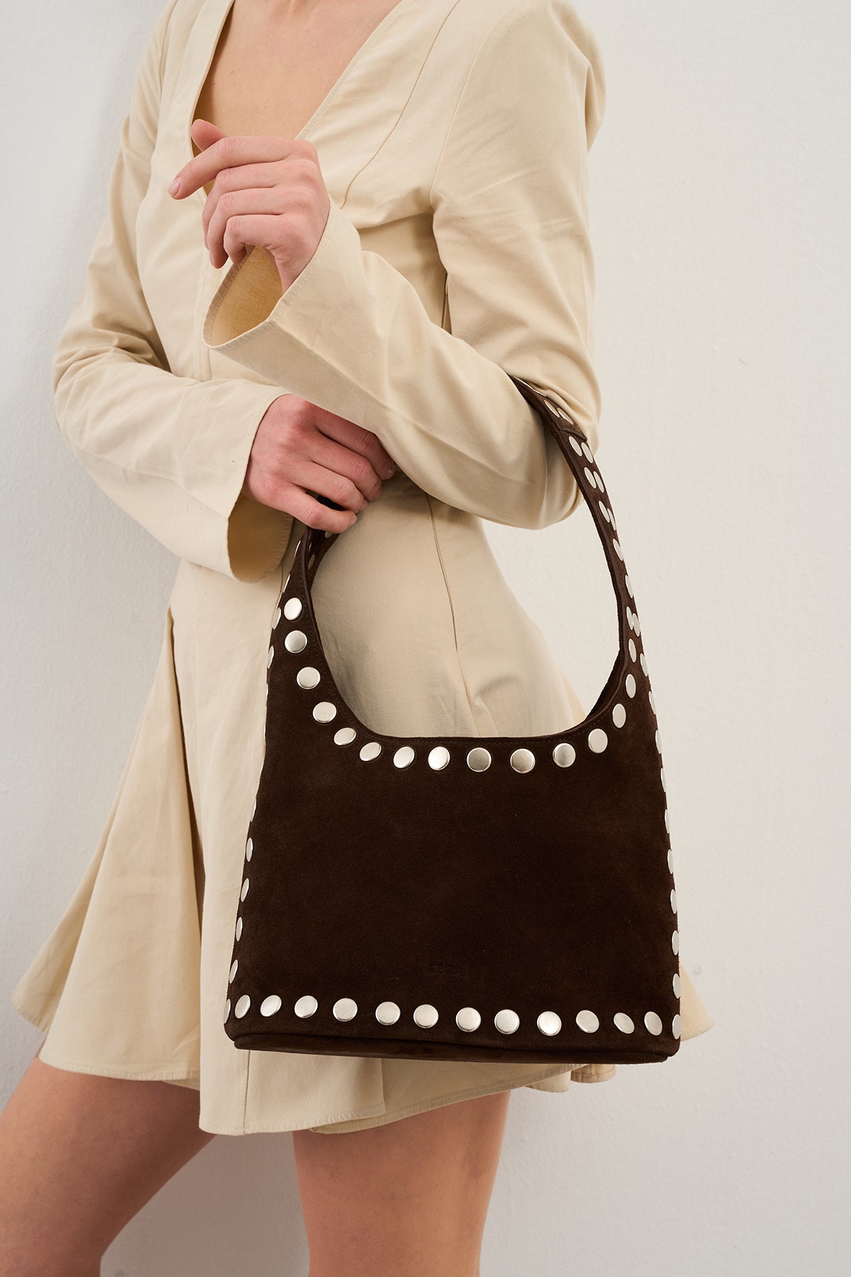 Stud Bitter Brown Suede