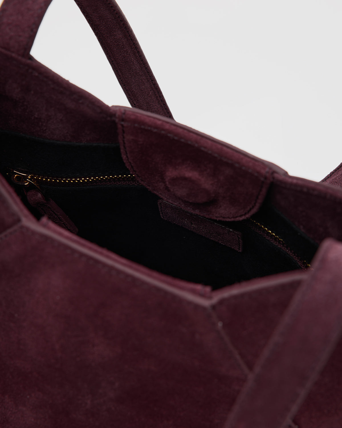 ARIES TOTE Merlot Suede
